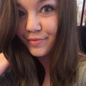 Meet your Posher, Cassie